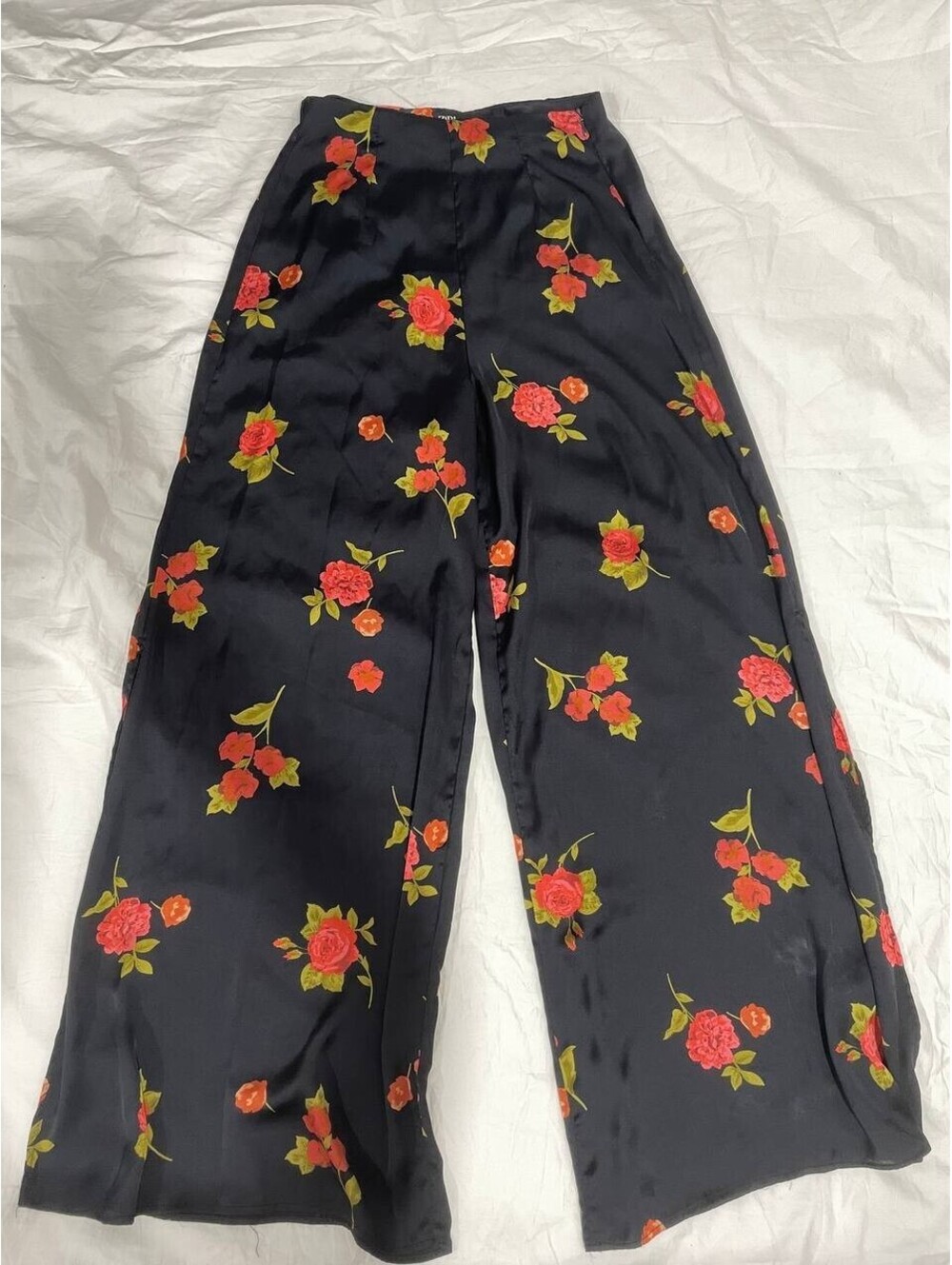 Zara Black Red Roses Flowy Wide Leg Trouser Pants Lightweight Palazzo Size S